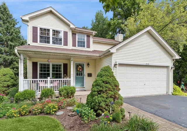 Photo 2 of Single family home for sale at 213 Lathem St, Batavia, IL 60510 | MLS# 12754358 | Listing updated on 2026-09-27