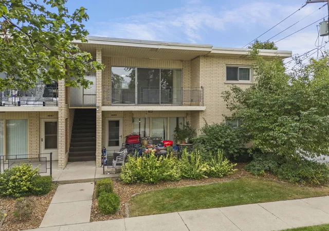 Photo 1 of Townhouse for sale at 4653 W 95th Street #0, Oak Lawn, IL 60453 | MLS# 12754372 | Listing updated on 2026-09-24