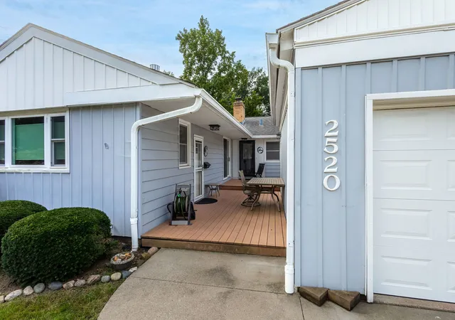Photo 3 of Single family home for sale at 2520 30th Avenue Ct, Moline, IL 61265 | MLS# 12754376 | Listing updated on 2026-10-07
