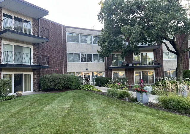 Photo 1 of Condo for sale at 2800 Maple Ave #25B, Downers Grove, IL 60515 | MLS# 12754380 | Listing updated on 2026-09-13