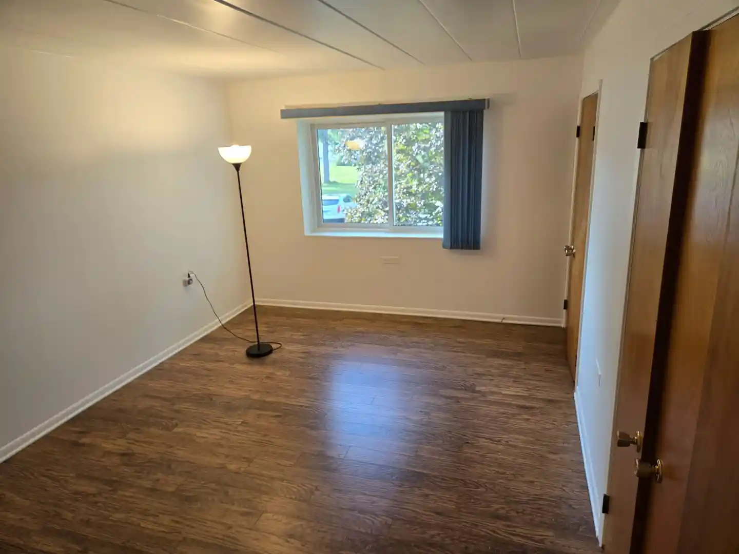 Listing Photo 2 - Condo for sale in 2800 Maple Ave located at 2800 Maple Ave, Downers Grove, IL 60515 - Unit #25B