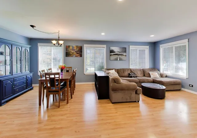 Photo 4 of Single family home for sale at 6379 Winstead Ct, Lisle, IL 60532 | MLS# 12754387 | Listing updated on 2026-10-28