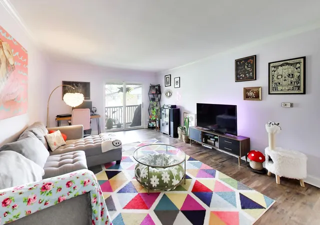 Listing Photo 5 - Condo for sale in building located at 960 Beau Dr, Des Plaines, IL 60016 - Unit #307