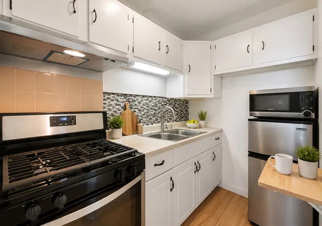 Photo 5 of Condo for sale at 5300 S Shore Dr #810, Chicago, IL 60615 | MLS# 12754410 | Listing updated on 2026-09-14