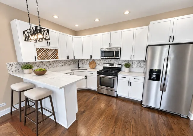 Photo 2 of Condo for sale at 543 E 43rd Street #2E, Chicago, IL 60653 | MLS# 12754416 | Listing updated on 2026-09-14