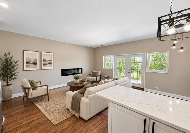 Photo 3 of Condo for sale at 543 E 43rd Street #2E, Chicago, IL 60653 | MLS# 12754416 | Listing updated on 2026-09-14