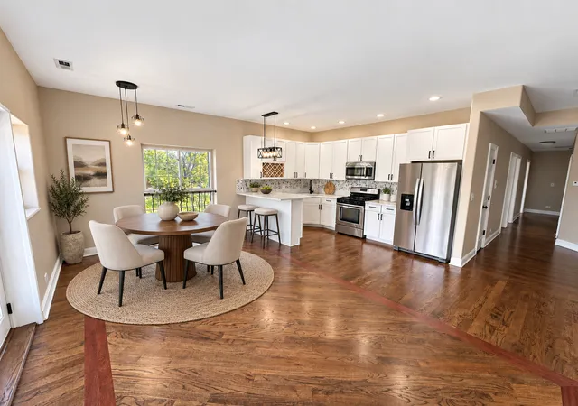 Photo 3 of Condo for sale at 543 E 43rd Street #2E, Chicago, IL 60653 | MLS# 12754416 | Listing updated on 2026-09-14