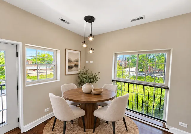 Photo 4 of Condo for sale at 543 E 43rd Street #2E, Chicago, IL 60653 | MLS# 12754416 | Listing updated on 2026-09-14