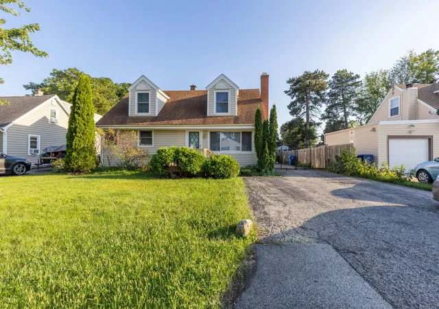 Photo 1 of Single family home for sale at 18843 W Deerpath Rd, Grayslake, IL 60030 | MLS# 12754452 | Listing updated on 2026-09-15
