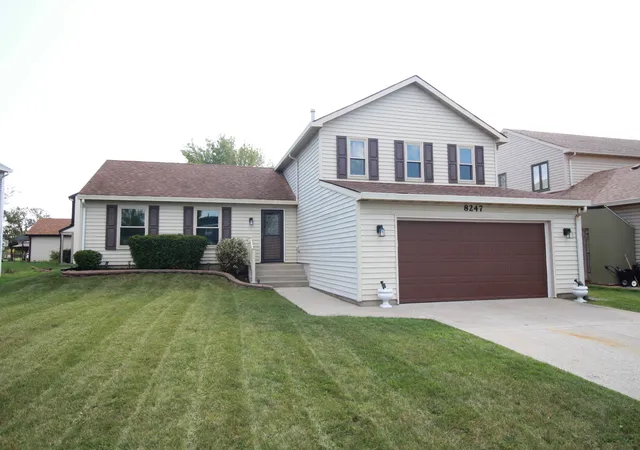 Photo 1 of Single family home for sale at 8247 W Wintergreen Dr, Frankfort, IL 60423 | MLS# 12754454 | Listing updated on 2026-09-15