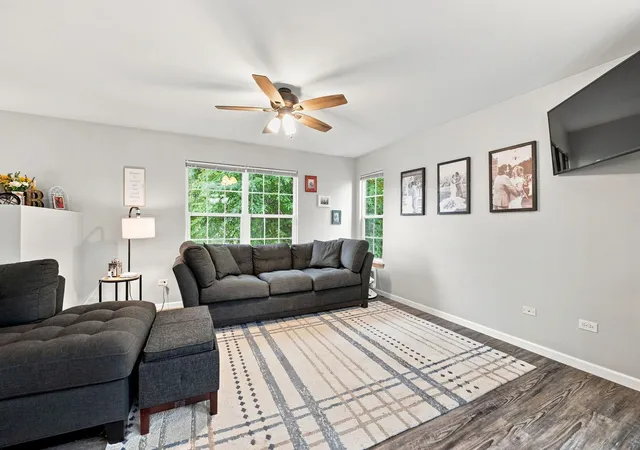 Photo 3 of Townhouse for sale at 543 Silver Leaf Dr, Joliet, IL 60431 | MLS# 12754456 | Listing updated on 2026-09-29