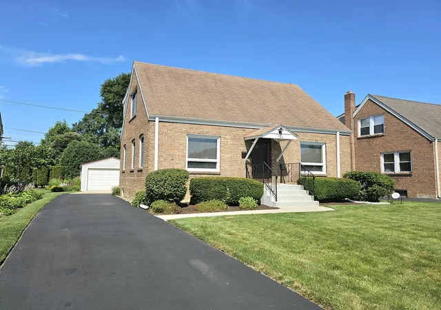 Photo 1 of Single family home for sale at 1014 S Summit Ave, Villa Park, IL 60181 | MLS# 12754461 | Listing updated on 2026-09-12