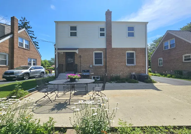 Photo 3 of Single family home for sale at 1014 S Summit Ave, Villa Park, IL 60181 | MLS# 12754461 | Listing updated on 2026-09-12