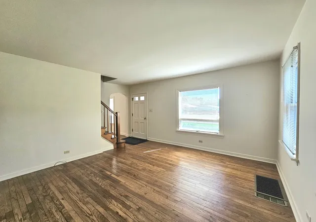 Photo 4 of Single family home for sale at 1014 S Summit Ave, Villa Park, IL 60181 | MLS# 12754461 | Listing updated on 2026-09-12