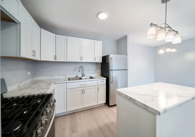 Photo 4 of Condo for sale at 7854 S South Shore Dr #502, Chicago, IL 60649 | MLS# 12754473 | Listing updated on 2026-09-24