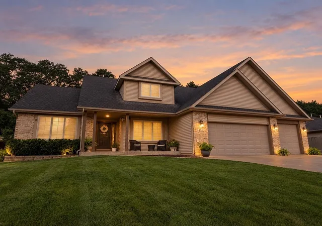 Photo 1 of Single family home for sale at 230 English Ln, Winthrop Harbor, IL 60096 | MLS# 12754483 | Listing updated on 2026-09-26