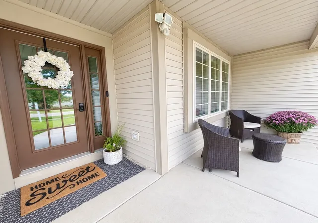 Photo 3 of Single family home for sale at 230 English Ln, Winthrop Harbor, IL 60096 | MLS# 12754483 | Listing updated on 2026-09-26