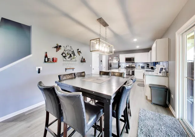 Photo 4 of Single family home for sale at 460 E Meadowdale Cir, Hampshire, IL 60140 | MLS# 12754491 | Listing updated on 2026-09-15