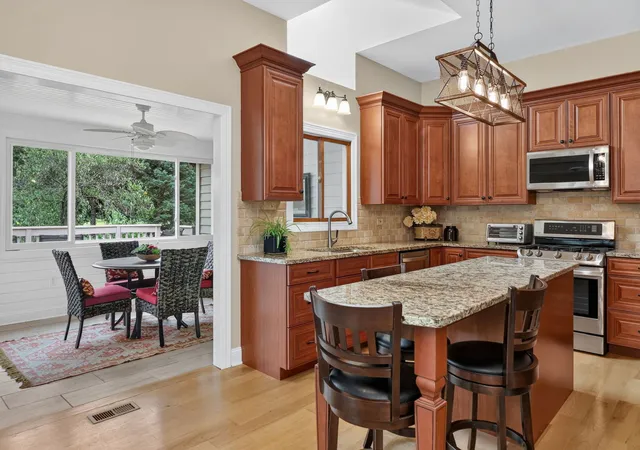 Photo 4 of Single family home for sale at 2189 Hidden Valley Dr, Naperville, IL 60565 | MLS# 12754507 | Listing updated on 2026-09-21