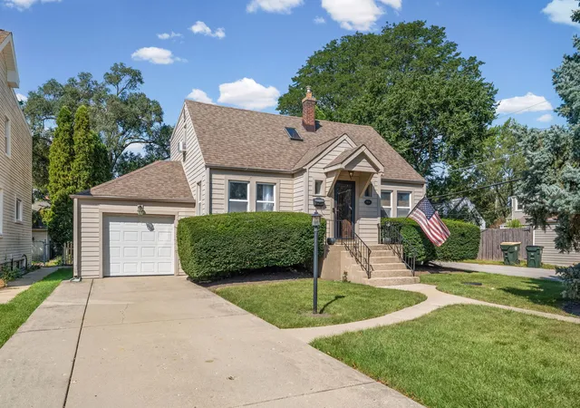Photo 2 of Single family home for sale at 9138 Belleforte Ave, Morton Grove, IL 60053 | MLS# 12754538 | Listing updated on 2026-09-18