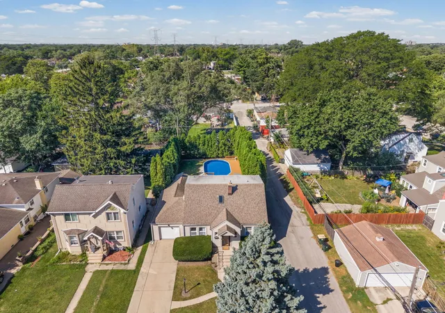 Photo 4 of Single family home for sale at 9138 Belleforte Ave, Morton Grove, IL 60053 | MLS# 12754538 | Listing updated on 2026-09-18