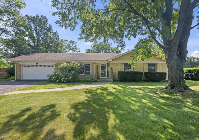 Single family home for sale at 6231 Linden Ln, La Grange Highlands, IL 60525 | MLS# 12754542 | Listing updated on 2026-09-15