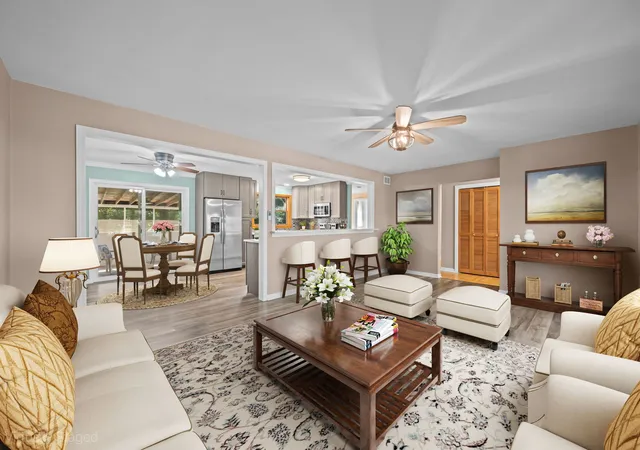 Photo 3 of Single family home for sale at 6231 Linden Ln, La Grange Highlands, IL 60525 | MLS# 12754542 | Listing updated on 2026-09-15