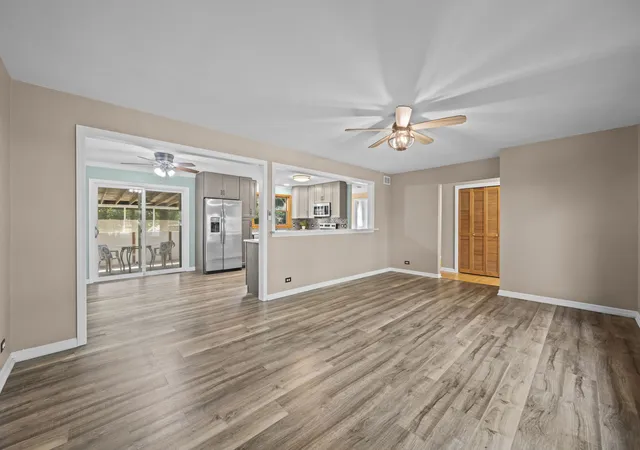 Photo 4 of Single family home for sale at 6231 Linden Ln, La Grange Highlands, IL 60525 | MLS# 12754542 | Listing updated on 2026-09-15