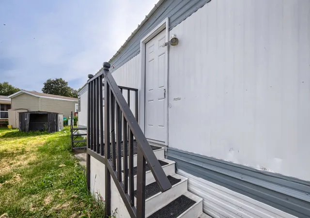 Photo 2 of Manufactured home for sale at 8800 S Harlem Ave #1507, Bridgeview, IL 60455 | MLS# 12754548 | Listing updated on 2026-09-15