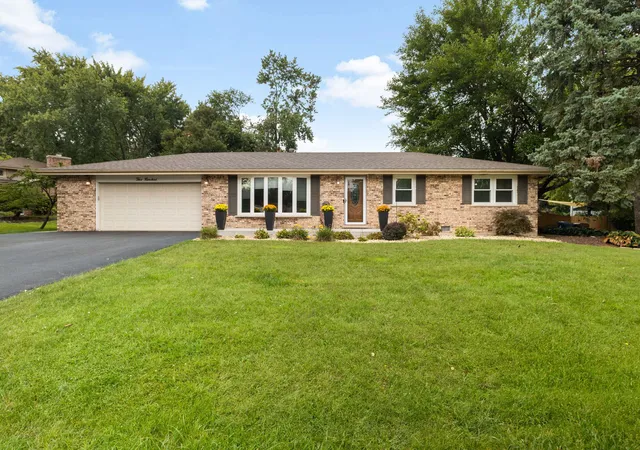 Photo 2 of Single family home for sale at 500 Illinois Rd, Frankfort, IL 60423 | MLS# 12754572 | Listing updated on 2026-09-21