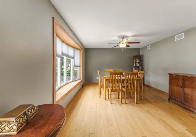 Photo 3 of Single family home for sale at 500 Illinois Rd, Frankfort, IL 60423 | MLS# 12754572 | Listing updated on 2026-09-21