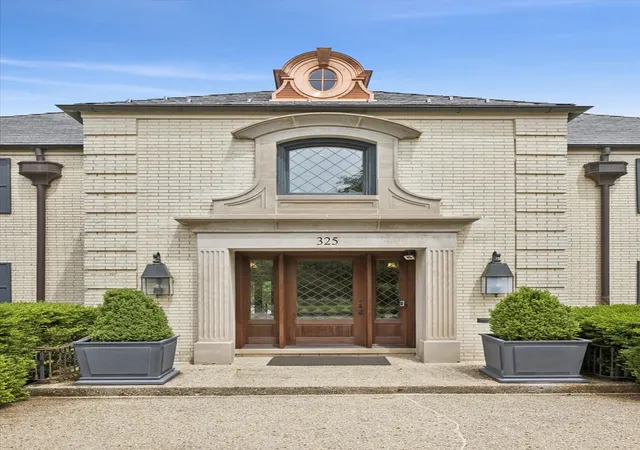 Photo 3 of Mansion for sale at 325 Princeton Rd, Hinsdale, IL 60521 | MLS# 12754576 | Listing updated on 2026-09-15
