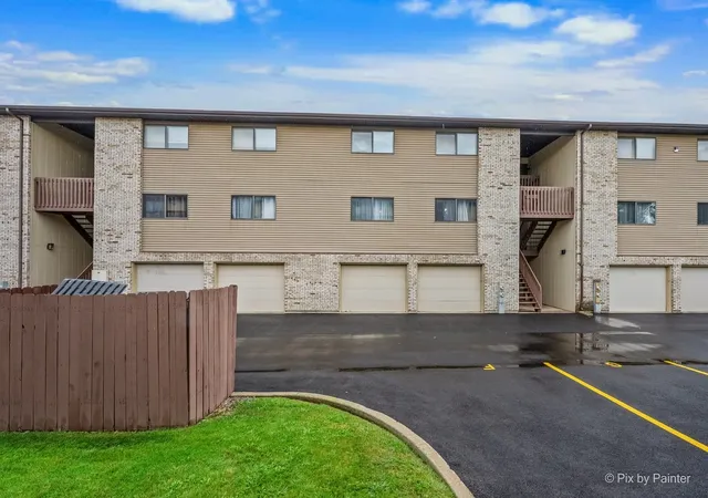 Photo 2 of Condo for sale at 695 Dean Dr #E, South Elgin, IL 60177 | MLS# 12754591 | Listing updated on 2026-09-22