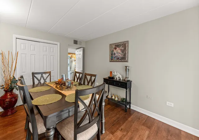 Listing Photo 4 - Condo for sale in building located at 2900 Maple Ave, Downers Grove, IL 60515 - Unit #18A