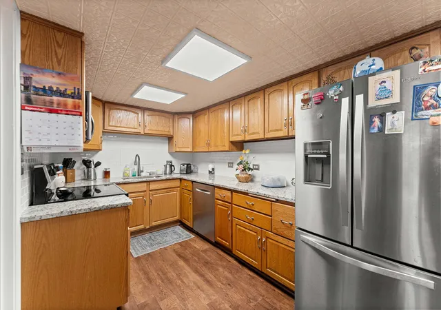 Listing Photo 5 - Condo for sale in building located at 2900 Maple Ave, Downers Grove, IL 60515 - Unit #18A