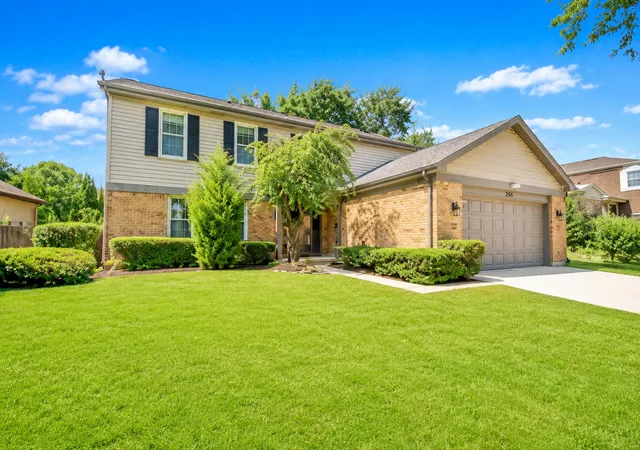 Photo 2 of Single family home for sale at 256 E Fox Hl Dr, Buffalo Grove, IL 60089 | MLS# 12754602 | Listing updated on 2026-09-15