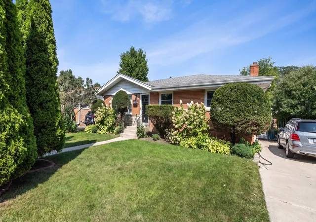 Photo 2 of Single family home for sale at 8315 Parkside Ave, Morton Grove, IL 60053 | MLS# 12754607 | Listing updated on 2026-09-15