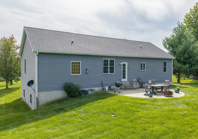 Photo 4 of Single family home for sale at 203 W South St, Dover, IL 61323 | MLS# 12754613 | Listing updated on 2026-10-16