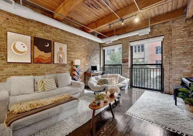 Photo 2 of Condo for sale at 225 W Huron St #211, Chicago, IL 60654 | MLS# 12754621 | Listing updated on 2026-09-15