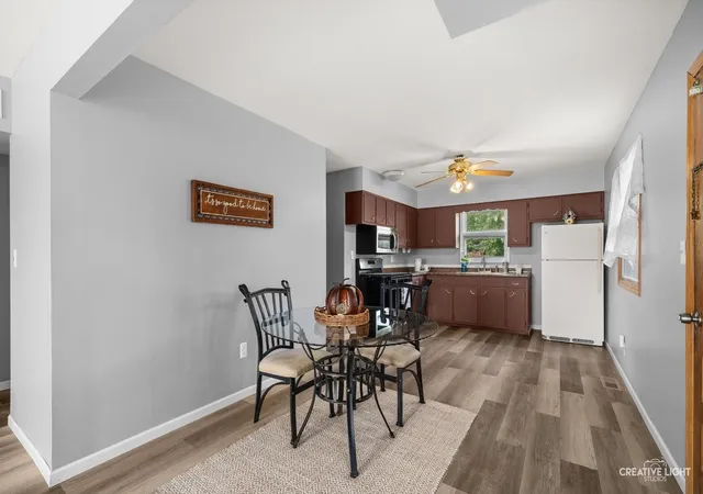 Photo 3 of Single family home for sale at 323 Kingswood Dr, North Aurora, IL 60542 | MLS# 12754645 | Listing updated on 2026-09-24