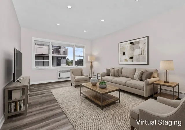 Photo 3 of Condo for sale at 938 North Blvd #402, Oak Park, IL 60301 | MLS# 12754652 | Listing updated on 2026-09-21