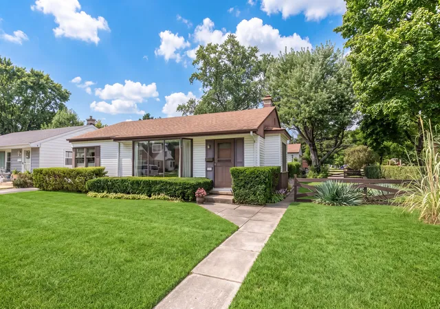 Single family home for sale at 1808 Linden St, Des Plaines, IL 60018 | MLS# 12754653