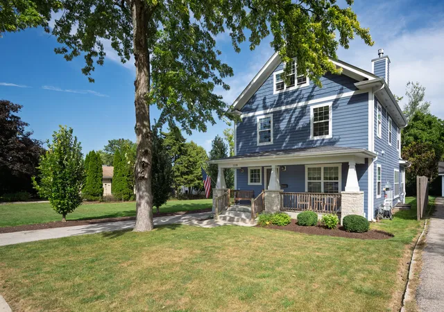 Photo 2 of Single family home for sale at 109 Grove Ave, Glen Ellyn, IL 60137 | MLS# 12754661 | Listing updated on 2026-09-24