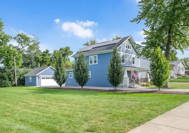 Photo 3 of Single family home for sale at 109 Grove Ave, Glen Ellyn, IL 60137 | MLS# 12754661 | Listing updated on 2026-09-24