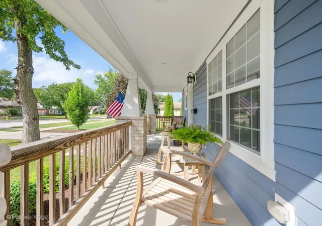 Photo 4 of Single family home for sale at 109 Grove Ave, Glen Ellyn, IL 60137 | MLS# 12754661 | Listing updated on 2026-09-24