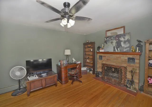 Photo 2 of Single family home for sale at 303 W Larue St, Streator, IL 61364 | MLS# 12754678 | Listing updated on 2026-09-17