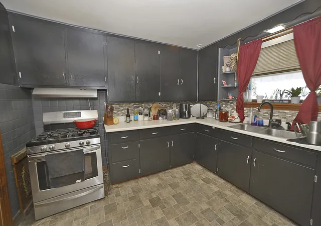 Photo 4 of Single family home for sale at 303 W Larue St, Streator, IL 61364 | MLS# 12754678 | Listing updated on 2026-09-13