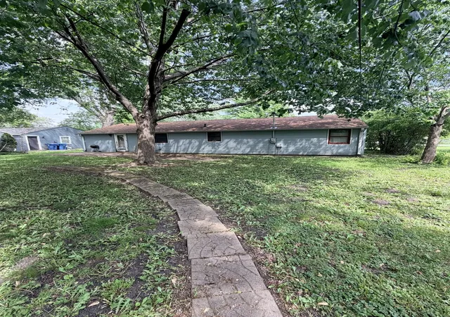 Photo 1 of Single family home for sale at 610 N Evanslawn Ave, Aurora, IL 60506 | MLS# 12754679 | Listing updated on 2026-09-15