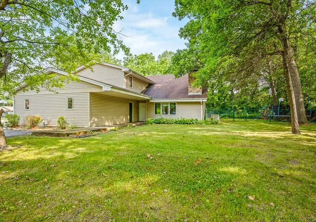Photo 3 of Single family home for sale at 6538 Coach Lite Ct, Loves Park, IL 61111 | MLS# 12754686 | Listing updated on 2026-09-15