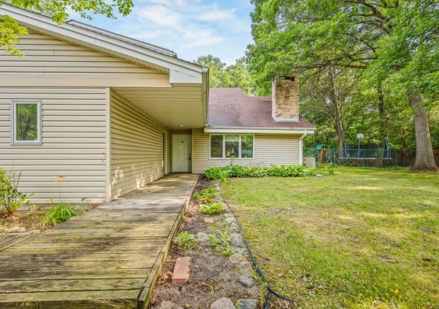 Photo 4 of Single family home for sale at 6538 Coach Lite Ct, Loves Park, IL 61111 | MLS# 12754686 | Listing updated on 2026-09-15